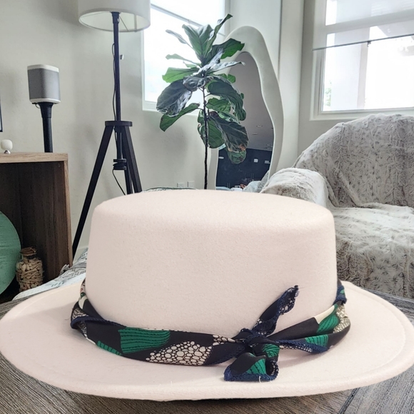 White Fedora Jazz Hat - Picture 3 of 3